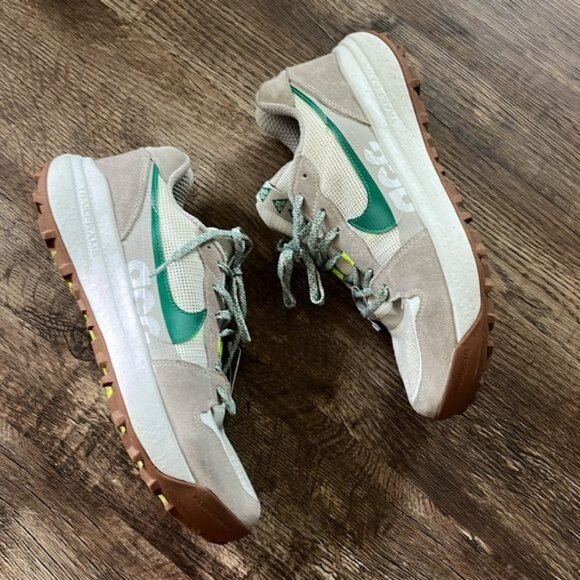 Nike ACG Lowcate Light Iron Ore · Malachite · Summit White · Volt Sneakers Swoos - Picture 4 of 11